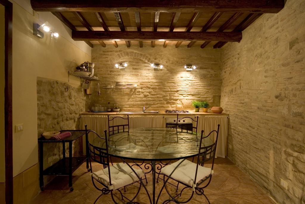 L'Arco Romanico 蒙特法尔科 外观 照片