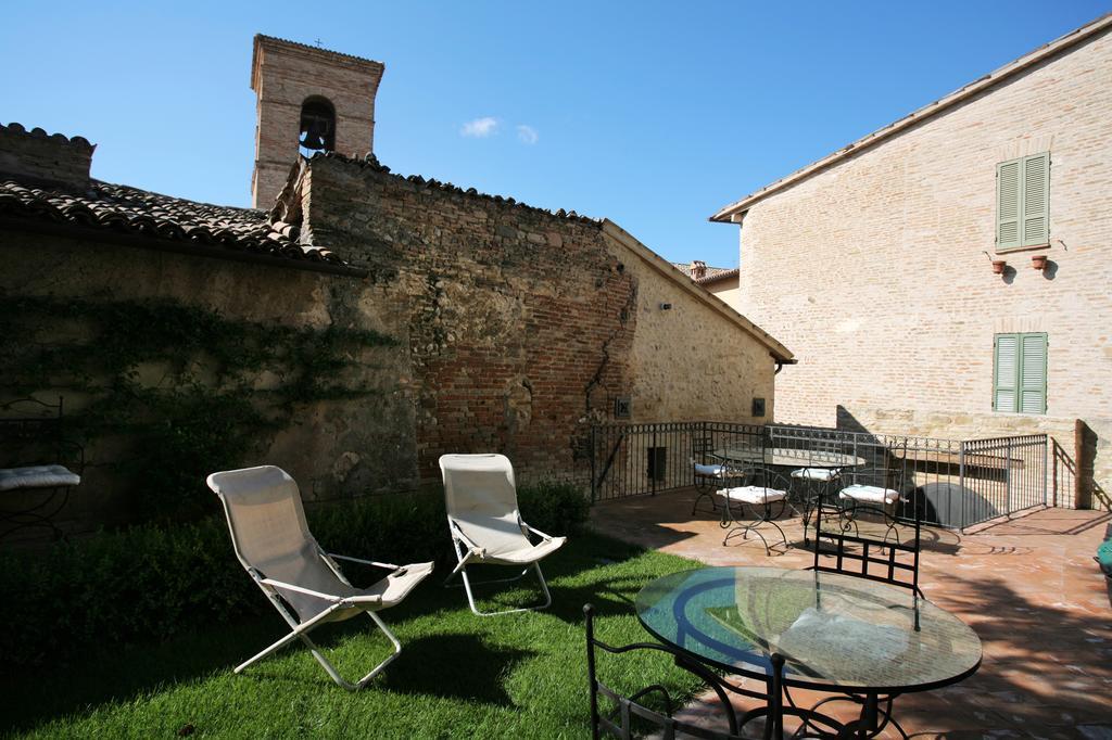 L'Arco Romanico 蒙特法尔科 外观 照片