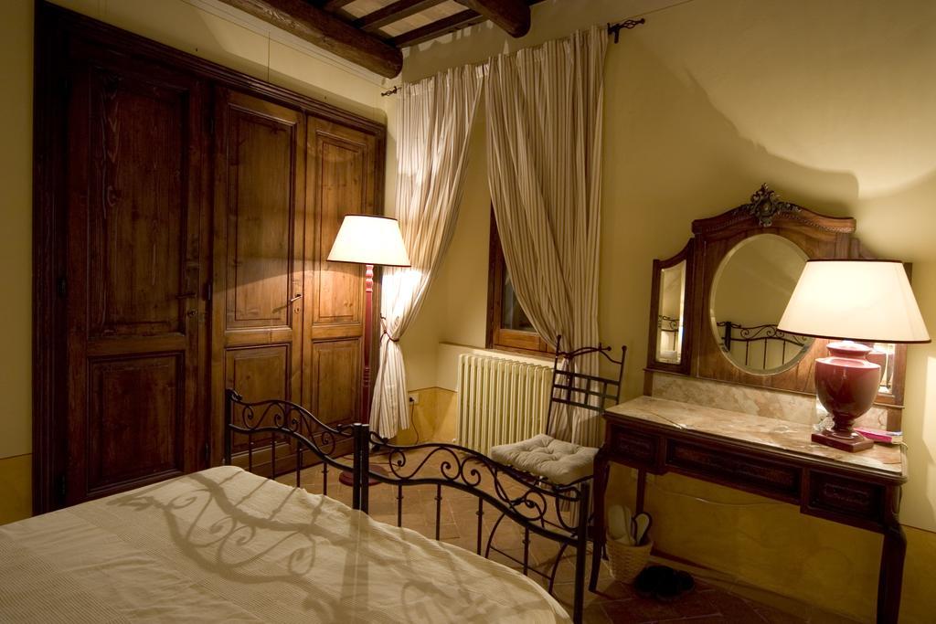 L'Arco Romanico 蒙特法尔科 外观 照片